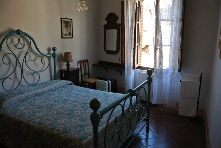 Airbnb france & italy: our experience & where we stayed Airbnb san gimignano