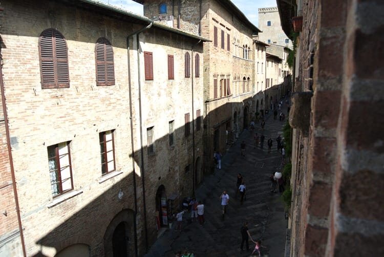 Airbnb france & italy: our experience & where we stayed Airbnb san gimignano